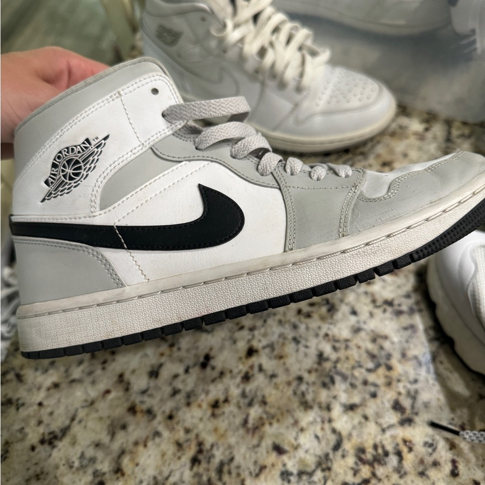 Air Jordan Mid